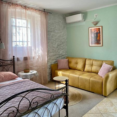 Apartments Casa Garibaldi Бртонигла Екстер'єр фото